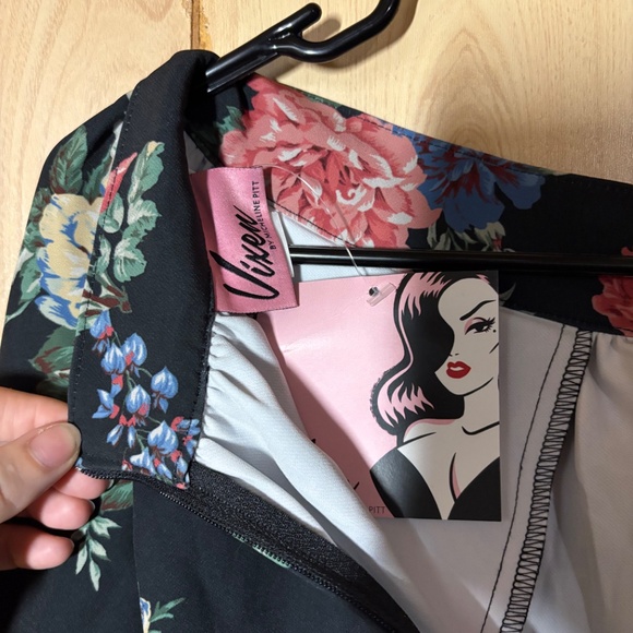 Vixen by Micheline Pitt - Black with pink and blue floral swing skirt - NWT - Picture 3 of 6